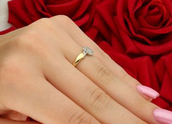 Pierścionek złoty DIAMENT białe i żółte złoto, diament.  Złoto i brylanty to wyjątkowe połączenie, które kobiety wprost uwielbiają. Pierścionek ofiarowany ukochanej kobiecie stanie się pięknym 3.jpg